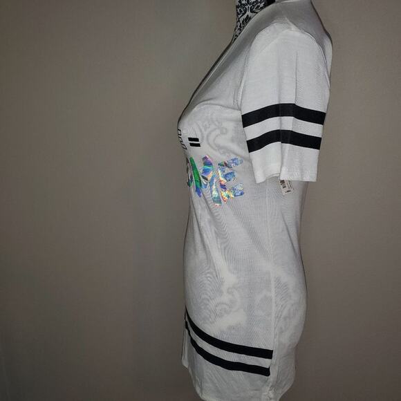 City streets extra small womens v-neck tee with striped trim and holographic wri - Picture 4 of 12